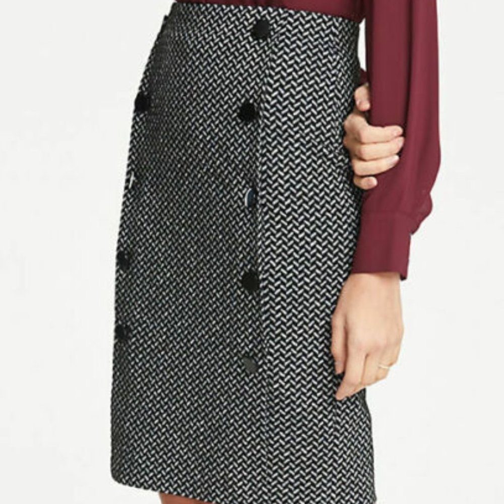 Black and Silver Gray Chevron Pencil Skirt by Ann Taylor 8 - NWTS!